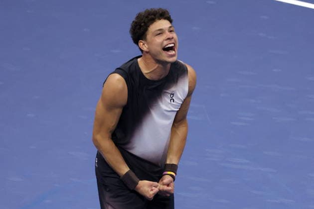 US Open tennis tournament - Day 10 Ben Shelton of the US reacts after defeating Carlos Alcaraz of Spain in the Men s Singles Quarterfinals of the US Open Tennis Championships at the USTA Billie Jean King National Tennis Center in Flushing Meadows, New York, USA, 09 September 2026. The 2026 US Open tournament runs from 23 August through 13 September. FLUSHING MEADOWS NEW YORK United States  Copyright: xBRIANxHIRSCHFELDx