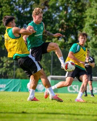 08.09.2026 - Fussball - 2. Bundesliga - Saison 2026 2027 - SpVgg Greuther Fürth Fuerth ( Kleeblatt ) - Training - - xwoxzix - von links :Aaron Keller (11, SpVgg Greuther Fürth ) Loris Giandomenico (20, SpVgg Greuther Fürth ) Lukas Reich (2, SpVgg Greuther Fürth ) *** September 8, 2026 Soccer 2. Bundesliga 2026–2027 Season SpVgg Greuther Fürth (Füroth Kleeblatt) Training xwoxzix From left: Aaron Keller 11, SpVgg Greuther Fürth Loris Giandomenico 20, SpVgg Greuther Fürth Lukas Reich 2, SpVgg Greuther Fürth
