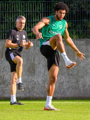 08.09.2026 - Fussball - 2. Bundesliga - Saison 2026 2027 - SpVgg Greuther Fürth Fuerth ( Kleeblatt ) - Training - - xwoxzix - Benjamin Zank (19, SpVgg Greuther Fürth ) mit Michael Schleinkofer (Athletik-Trainer SpVgg Greuther Fürth ) *** September 8, 2026 Soccer 2. Bundesliga 2026–2027 Season SpVgg Greuther Fürth (Füroth Kleeblatt) Training xwoxzix Benjamin Zank, 19, SpVgg Greuther Fürth with Michael Schleinkofer, Strength and Conditioning Coach for SpVgg Greuther Fürth