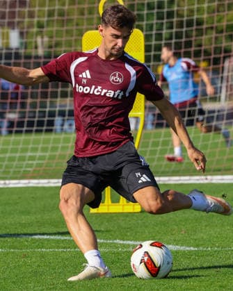 08.09.2026 - Fussball - 2. Fussball - Bundesliga - Saison 2026 2027 - 1. FC Nürnberg Nuernberg FCN ( Club ) - Training - Sportfoto Zink DoGe - xdoxgex - Andrea Ceresoli (14, 1. FC Nürnberg FCN ) *** 08 09 2026 Soccer 2 Bundesliga 2026–2027 Season 1 FC Nuremberg Nuremberg FCN Club Training Sports Photo Zink DoGe xdoxgex Andrea Ceresoli 14, 1 FC Nuremberg FCN