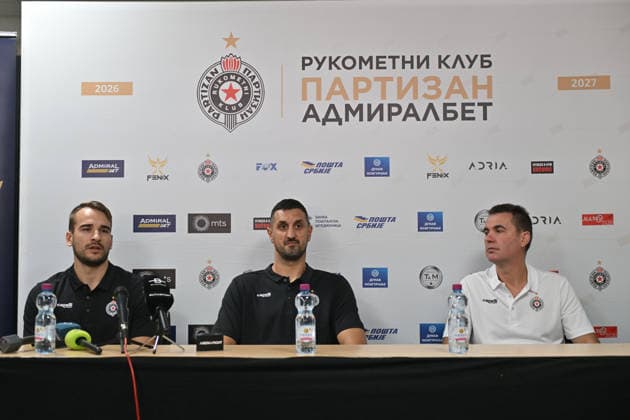 PARTIZAN vs FUCHSE BERLIN IVAN MICIC, ILIJA ABUTOVIC, RAUL GONZALEZ GUTIERREZ Raul Gonzales Gutierez coach handball Partizan vs Fuschse Berlin EHF Champions league press conference, PK, Pressekonferenz at Aleksandar Nikolic Pionir arena, Belgrade 09.09.2026 Foto: HANDBALL, PARTIZAN, FUCHSE BERLIN, EHF CHAMPIONS LEAGUE, PRESS CONFERENCE Belgrade Aleksandar Nikolic Pionir arena Serbia Copyright: xMarkoxMetlas xMNxPressx