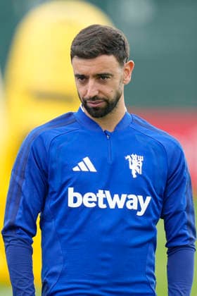 Manchester United, ManU Training Bruno Fernandes of Manchester United during the Manchester United Training Session at Carrington Training Centre ahead of the UEFA Champions League match v Sabah FK, Manchester, England on 9 September 2026 Credit: Steve Flynn Every Second Media Editorial use only. All images are copyright Every Second Media Limited. No images may be reproduced without prior permission. Copyright: xIMAGO EveryxSecondxMediax ESM-2148-0012 StevexFlynnx xEveryxSecondxMediax