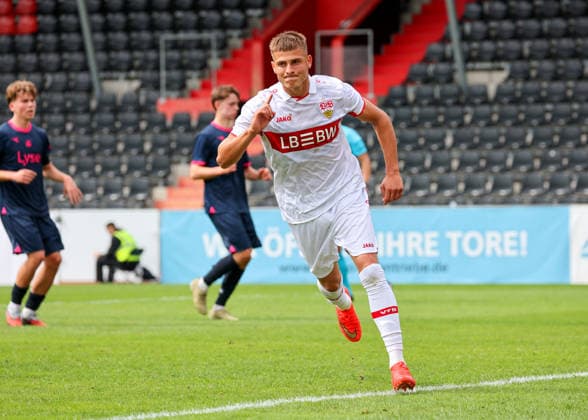 09.09.2026, Stuttgart, Fußball Champions League, Saison 2026 2027, VfB Stuttgart U19 vs. Viking U19, Jubel nach dem 1:0 Tor, Torschütze Enis Redzepi (VfB)