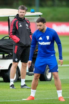 Manchester United, ManU Training Manchester United manager, Michael Carrick watches as he players train at the Manchester United Training Session at Carrington Training Centre ahead of the UEFA Champions League match v Sabah FK, Manchester, England on 9 September 2026 Credit: Steve Flynn Every Second Media Editorial use only. All images are copyright Every Second Media Limited. No images may be reproduced without prior permission. Copyright: xIMAGO EveryxSecondxMediax ESM-2148-0066 StevexFlynnx xEveryxSecondxMediax