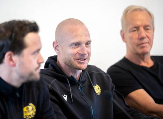 HÄLLEVIK 2026-09-09 Club manager Jacob Lennartsson, new head coach Andreas Brännström and sports director Hans Larsson when Mjällby AIF holds a press conference, PK, Pressekonferenz at the office at Strandvallen in Hällevik on Wednesday. Mjällby fired coach Karl Marius Aksum this week. HÄLLEVIK SWEDEN x50090x