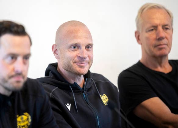 HÄLLEVIK 2026-09-09 Club manager Jacob Lennartsson, new head coach Andreas Brännström and sports director Hans Larsson when Mjällby AIF holds a press conference, PK, Pressekonferenz at the office at Strandvallen in Hällevik on Wednesday. Mjällby fired coach Karl Marius Aksum this week. HÄLLEVIK SWEDEN x50090x