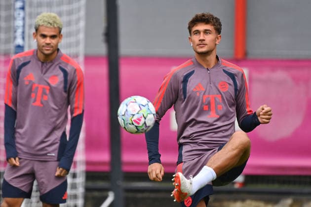 Tom Bischof (Bayern Muenchen) am Ball,Aktion, hi,li:Luis DIAZ (Bayern Muenchen). Abschlusstraining. Fussball Champions League,Saison 2026 27, Ligaphase FC Bayern Muenchen -Bodoe Glimt am 09.09.2026.