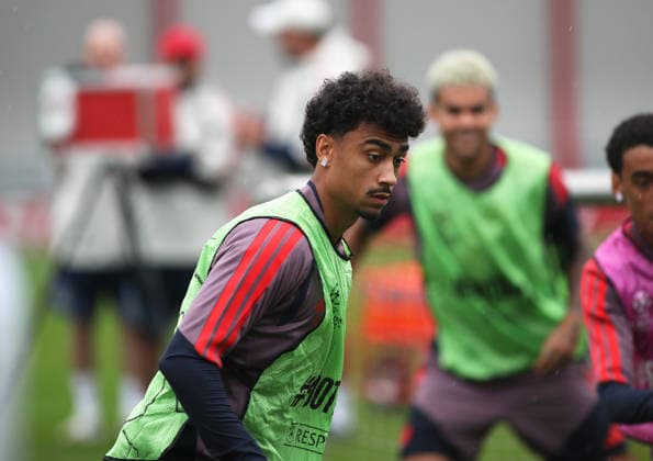 Fussball, Herren, Champions League, Saison 2026 2027, FC Bayern München, Abschlusstraining Nathaniel Brown (FC Bayern München) Kopf, Oberkörper