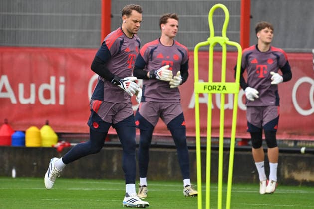 v.li:Manuel NEUER (Torwart Bayern Muenchen) hi:Torwart Jonas URBIG (Bayern Muenchen), Torwart Leon KLANAC (Bayern Muenchen). Abschlusstraining. Fussball Champions League,Saison 2026 27, Ligaphase FC Bayern Muenchen -Bodoe Glimt am 09.09.2026.