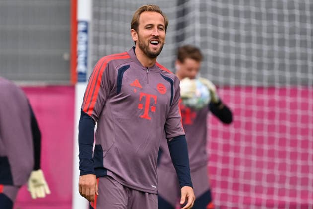 Harry KANE (Bayern Muenchen), lacht,lachen,lachend,optimistisch,gutgelaunt, Aktion,Einzelbild,angeschnittenes Einzelmotiv,Halbfigur,halbe Figur. Abschlusstraining. Fussball Champions League,Saison 2026 27, Ligaphase FC Bayern Muenchen -Bodoe Glimt am 09.09.2026.