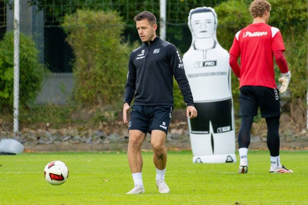 Osnabrueck, Deutschland, 09.09.2026: Patrick Kammerbauer (VfL Osnabrueck) in Aktion, am Ball, Einzelaktion waehrend der Trainingseinheit des VfL Osnabrueck im Sportpark Illoshoehe am 09. September 2026 in Osnabrueck, Deutschland. (Foto von Nico Paetzel DeFodi Images) Osnabrueck, Germany, 09.09.2026: Patrick Kammerbauer (VfL Osnabrueck) controls the ball during the VfL Osnabrueck training session at Sportpark Illoshoehe on September 09, 2026 in Osnabrueck, Germany. (Photo by Nico Paetzel DeFodi Images) (Photo by Nico Paetzel DeFodi Images) - *** Osnabrück, Germany, September 9, 2026 Patrick Kammerbauer of VfL Osnabrück in action, on the ball, during a solo play at the VfL Osnabrück training session at Sportpark Illoshöhe on September 9, 2026, in Osnabrück, Germany Photo by Nico Paetzel DeFodi Images Osnabrück, Germany, September 9, 2026 Patrick Kammerbauer of VfL Osnabrück controls the ball during the VfL Osnabrück training session at Sportpark Illoshöhe on September 9, 2026 in Osnabrück, Germany Photo by Nico Paetzel, DeFodi Images Photo by Nico Paetzel, DeFodi Images
