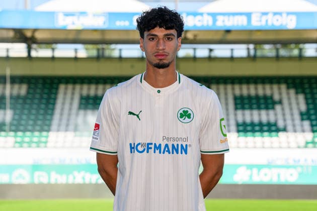 08.09.2026 - SpVgg Greuther Fürth ( Kleeblatt Spielvereinigung ) - 2. BL Fussball Bundesliga - Saison 2026 2027 - Fototermin Porträttermin Vorstellung Präsentation Pressetermin - - Einzelbild Einzelfoto Portrait Porträt Kopfbild - Omar Megeed (18, SpVgg Greuther Fürth ) *** September 8, 2026 SpVgg Greuther Fürth Kleeblatt Spielvereinigung 2nd Division Soccer Bundesliga 2026–2027 Season Photo Shoot Portrait Session Introduction Presentation Press Conference Single Image Individual Photo Portrait Headshot Omar Megeed, 18, SpVgg Greuther Fürth