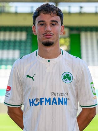 08.09.2026 - SpVgg Greuther Fürth ( Kleeblatt Spielvereinigung ) - 2. BL Fussball Bundesliga - Saison 2026 2027 - Fototermin Porträttermin Vorstellung Präsentation Pressetermin - - Einzelbild Einzelfoto Portrait Porträt Kopfbild - Olgherto Balliu (45, SpVgg Greuther Fürth ) *** September 8, 2026 SpVgg Greuther Fürth Kleeblatt Spielvereinigung 2nd Division Soccer Bundesliga 2026–2027 Season Photo Shoot Portrait Session Introduction Presentation Press Event Single Image Individual Photo Portrait Headshot Olgherto Balliu 45, SpVgg Greuther Fürth