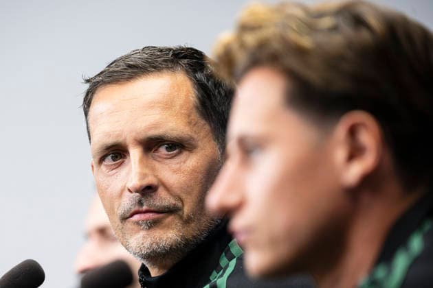 Head coach Dino Toppmuller, left, and Florian Thauvin, right, at the press conference, PK, Pressekonferenz of the RC Lens team prior to the UEFA Champions League opening round match: SK Slavia Praha vs RC Lens, in Prague, Czech Republic, on September 9, 2026. (CTKxPhoto MichalxKamaryt) CTKPhotoP2026090907704 CTKPhotoP2026090907704