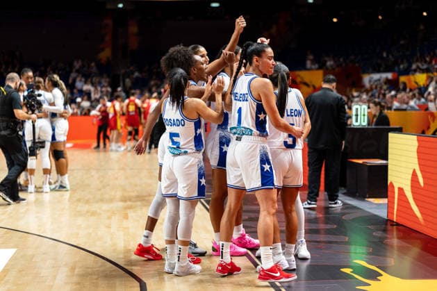 puerto-ricanische Mannschaft beim Huddle, Pamela Rosado (Puerto Rico, 05), Tayra Melendez (Puerto Rico, 01), GER, Puerto Rico vs. China, Basketball, FIBA Women s World Cup 2026, Qualifikation fuers Viertelfinale, 09.09.2026 GER, Puerto Rico vs. China, Basketball, FIBA Women s World Cup 2026, Qualifikation fuers Viertelfinale, 09.09.2026 Berlin Copyright: xEibner-Pressefoto MaxxVincenx EP_MVN