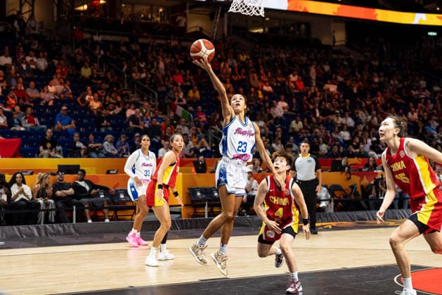 Trinity San Antonio (Puerto Rico, 23) beim Korbleger, Yuan Li (China, 04), GER, Puerto Rico vs. China, Basketball, FIBA Women s World Cup 2026, Qualifikation fuers Viertelfinale, 09.09.2026 GER, Puerto Rico vs. China, Basketball, FIBA Women s World Cup 2026, Qualifikation fuers Viertelfinale, 09.09.2026 Berlin Copyright: xEibner-Pressefoto MaxxVincenx EP_MVN