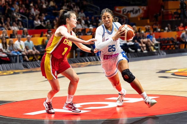 Denise Solis (Puerto Rico, 25) im Dribbling gegen Manman Zhang (China, 01), GER, Puerto Rico vs. China, Basketball, FIBA Women s World Cup 2026, Qualifikation fuers Viertelfinale, 09.09.2026 GER, Puerto Rico vs. China, Basketball, FIBA Women s World Cup 2026, Qualifikation fuers Viertelfinale, 09.09.2026 Berlin Copyright: xEibner-Pressefoto MaxxVincenx EP_MVN