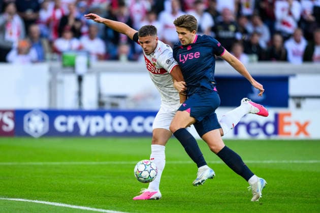 260909 Ermedin Demirovic of Stuttgart and Henrik Heggheim of Viking during the UEFA Champions League football match between VfB Stuttgart and Viking on September 9, 2026 in Stuttgart. Photo: Marius Simensen BILDBYRAN COP 238 MM0072 bbeng football fotball fotboll soccer uefa champions league mesterligaen viking vfb stuttgart Copyright: MARIUSxSIMENSEN BB260909BB544