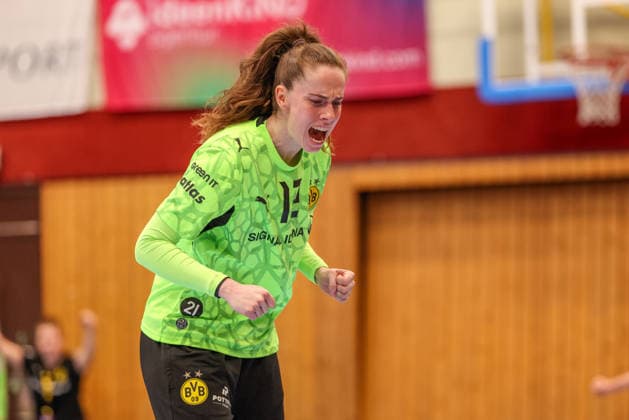 GER, Bensheim, HSG Bensheim Auerbach Flames vs Borussia Dortmund, Alsco Handball Bundesliga Frauen, Handball, DHB, Spielzeit 2026 2027, Weststadthalle Bensheim, 3. Spieltag im Bild: Sarah Wachter (BVB Borussia Dortmund Frauen 12), Freude, Emotionen und Jubel nach der Parade bei Torhüterin DFB DFL REGULATIONS PROHIBIT ANY USE OF PHOTOGRAPHS AS IMAGE SEQUENCES AND OR QUASI-VIDEO, 09.09.2026 Copyright: HMBxMedia HendrikxHamelau