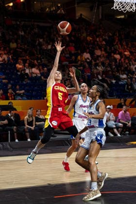 Siyu Wang (China, 05) beim Korbleger, Trinity San Antonio (Puerto Rico, 23), GER, Puerto Rico vs. China, Basketball, FIBA Women s World Cup 2026, Qualifikation fuers Viertelfinale, 09.09.2026 GER, Puerto Rico vs. China, Basketball, FIBA Women s World Cup 2026, Qualifikation fuers Viertelfinale, 09.09.2026 Berlin Copyright: xEibner-Pressefoto MaxxVincenx EP_MVN
