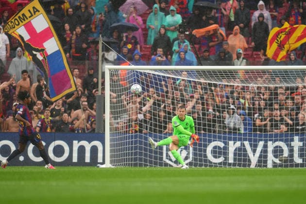 UEFA Champions League: FC Barcelona, Barca v Feyenoord Rotterdam Barcelona - Goalkeeper Tjark Ernst of Feyenoord Rotterdam shoots during the first competition round of the 2026 2027 UEFA Champions League season. The match is set between FC Barcelona and Feyenoord Rotterdam at Camp Nou on 9 September 2026 in Barcelona, Spain. (Hero Images Yannick Verhoeven) Copyright: xYannickxVerhoevenx