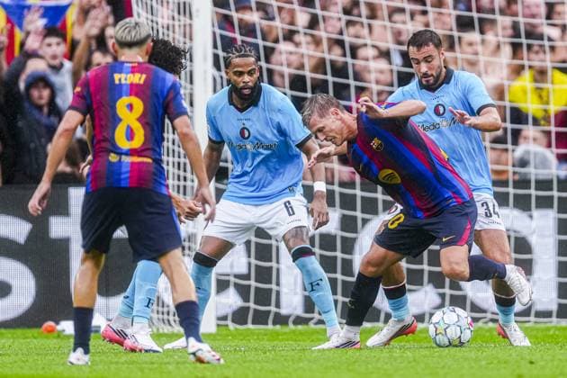 BARCELONA - Dani Olmo of FC Barcelona, Barca battles for possession with Charles Vanhoutte of Feyenoord during the UEFA Champions League match between FC Barcelona and Feyenoord at the Spotify Camp Nou on 09 September 2026 in Barcelona, Spain. GEERT VAN ERVEN ANP UEFA Champions League 2026 27 xVIxANPxSportx xMarcelxterxBalsxIVx 567770490 originalFilename: 567770490.jpg