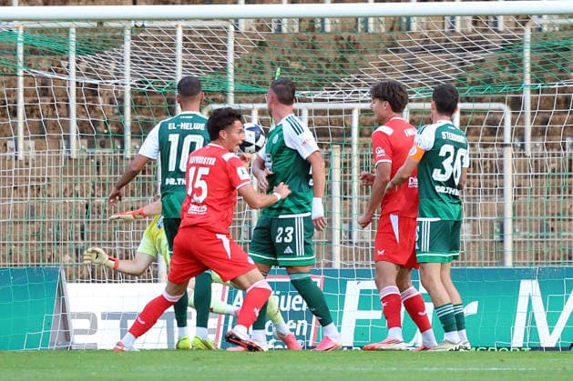 09.09.2026, xrekx, Fussball Regionalliga Suedwest, FC Homburg - 1.FC Kaiserslautern II v.l. Torjubel nach dem Tor zum celebrating the goal celebrate 0:1 durch Dion Hofmeister (1.FC Kaiserslautern II) Homburg