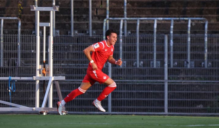 09.09.2026, Fussball, Herren, Regionalliga Südwest, Saison 2026 2027, FC 08 Homburg - 1. FC Kaiserslautern II, Dion Hofmeister (1. FC Kaiserslautern II) bejubelt sein Tor zum 0:1 Homburg Waldstadion Saarland Deutschland Copyright: xFabianxKleerx