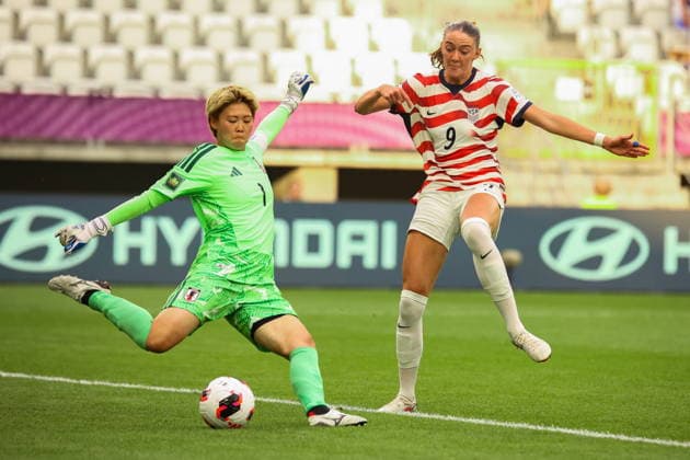 Lodz 09.09.2026. Women s U20 World Cup match between Japan and USA in Lodz, Poland --- Mecz Mistrzostw Swiata U20 Kobiet pomiedzy Japonia a USA w Lodzi, Polska Persons Shown : Uruha IWASAKI, Alex BUCK Fot. Mikolaj Barbanell Arena Akcji NEWSPIX.PL --- newspix.pl 