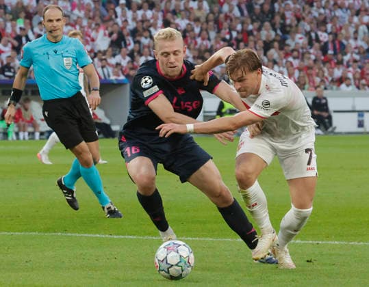 Im Bild: v.li. Henrik Bjordal (Viking FK, 16) im Zweikampf gegen Maximilian Mittelstaedt (VfB Stuttgart, 7) 09.09.2026, VfB Stuttgart - Viking FK, UEFA Champions League, 1. Spieltag, Deutschland, Stuttgart, MHP Arena, DFL REGULATIONS PROHIBIT ANY USE OF PHOTOGRAPHS AS IMAGE SEQUENCES AND OR QUASI-VIDEO. Copyright: HMBxMedia xJulienxBecker