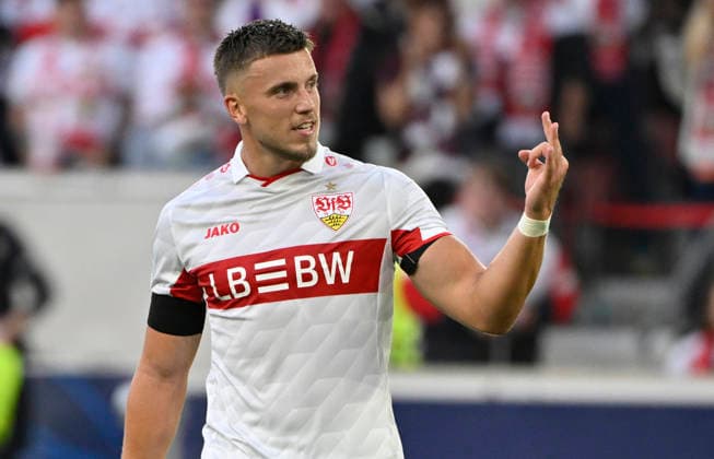 TOR zum 3:1 Ermedin Demirovic VfB Stuttgart (09) Torjubel zeigt Dreierpack Hattrick Gestik Geste Champions League VfB Stuttgart vs Viking FK Stavanger 09.09.2026 DFL REGULATIONS PROHIBIT ANY USE OF PHOTOGRAPHS AS IMAGE SEQUENCES AND OR QUASI-VIDEO Champions League VfB Stuttgart vs Viking FK Stavanger