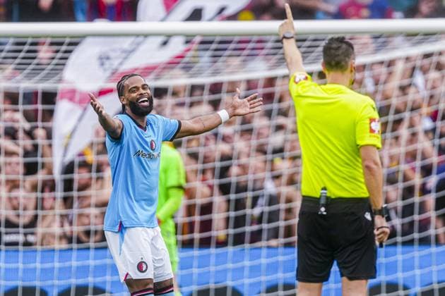 BARCELONA - Jerry St. Juste of Feyenoord gestures during the UEFA Champions League match between FC Barcelona, Barca and Feyenoord at the Spotify Camp Nou on September 9, 2026, in Barcelona, Spain. GEERT VAN ERVEN ANP UEFA Champions League 2026 27 xVIxANPxSportx xMarcelxterxBalsxIVx 567772099 originalFilename: 567772099.jpg