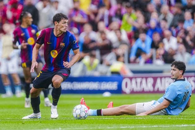 BARCELONA - Andreas Christensen of FC Barcelona, Barca battles for possession with Nacho Ferri of Feyenoord during the UEFA Champions League match between FC Barcelona and Feyenoord at the Spotify Camp Nou on 09 September 2026 in Barcelona, Spain. GEERT VAN ERVEN ANP UEFA Champions League 2026 27 xVIxANPxSportx xMarcelxterxBalsxIVx 567772124 originalFilename: 567772124.jpg