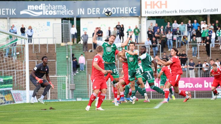 09.09.2026, xrekx, Fussball Regionalliga Suedwest, FC Homburg - 1.FC Kaiserslautern II v.l. Julian Günther-Schmidt (FC 08 Homburg) Homburg