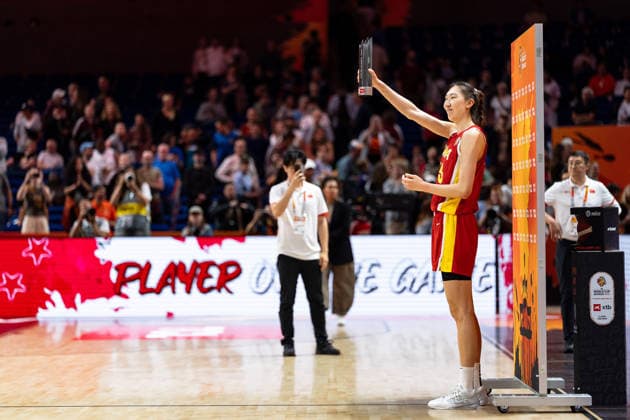 Xu Han (China, 15) Spielerin des Spiels jubelt Jubel nach Sieg Spielende, GER, Puerto Rico vs. China, Basketball, FIBA Women s World Cup 2026, Qualifikation fuers Viertelfinale, 09.09.2026 GER, Puerto Rico vs. China, Basketball, FIBA Women s World Cup 2026, Qualifikation fuers Viertelfinale, 09.09.2026 Berlin Copyright: xEibner-Pressefoto MaxxVincenx EP_MVN