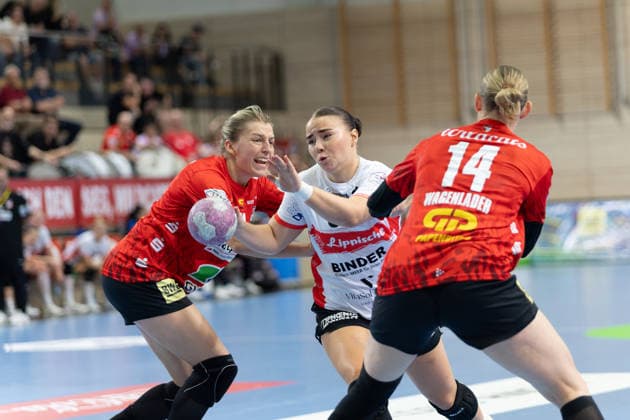Ilona Kieffer (Halle, 72), Elin Magnusdottir (Blomberg, 33), Tina Wagenlader (Halle, 14), SV Union Halle-Neustadt vs. HSG Blomberg-Lippe, 1. Bundesliga Handball Frauen, 3. Spieltag Saison 2026 27, 09.09.2026 Halle SWH Arena Sachsen-Anhalt Deutschland