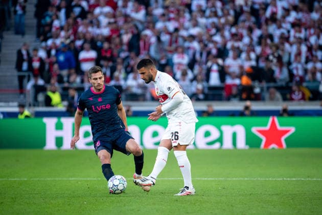 09.09.2026, GER, Fussball, Herren, UEFA Champions League, Ligaphase, 1. Spieltag, Saison 2026 2027, VfB Stuttgart vs. Viking Stavanger Deniz Undav ( VfB Stuttgart, 26 ) am Ball vor Kristoffer Haugen ( Viking FK, 28 ), Stuttgart MHP Arena Baden-Württemberg Deutschland Copyright: xNordphoto Memmlerx