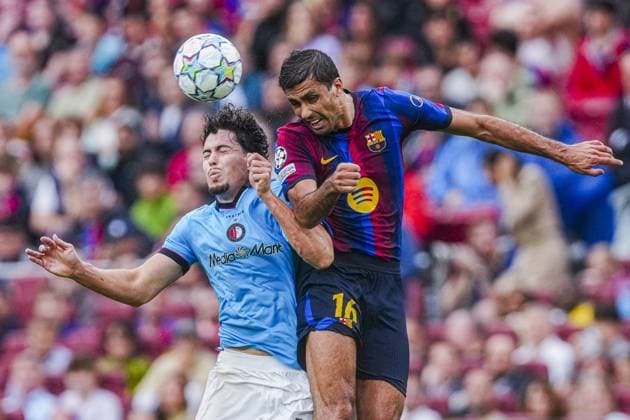 BARCELONA - Rodri of FC Barcelona, Barca heads the ball with Nacho Ferri of Feyenoord during the UEFA Champions League match between FC Barcelona and Feyenoord at the Spotify Camp Nou on 09 September 2026 in Barcelona, Spain. GEERT VAN ERVEN ANP UEFA Champions League 2026 27 xVIxANPxSportx xMarcelxterxBalsxIVx 567773110 originalFilename: 567773110.jpg