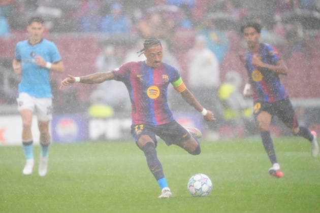 FC Barcelona, Barca v Feyenoord - UEFA Champions League 2026 27 League Phase MD1 Raphinha right winger of Barcelona and Brazil shooting to goal and score during the UEFA Champions League 2026 27 League Phase MD1 match between FC Barcelona and Feyenoord at Camp Nou on September 9, 2026 in Barcelona, Spain. Barcelona Spain  Copyright: xJosexBretonx originalFilename:bretonhernandez-fcbarcel260909_npRJ7.jpg