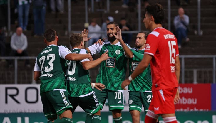 09.09.2026, Fussball, Herren, Regionalliga Südwest, Saison 2026 2027, FC 08 Homburg - 1. FC Kaiserslautern II, Torjubel des FC 08 Homburg nach dem Tor zum 1:1 durch Julian Günther-Schmidt (FC 08 Homburg) Homburg Waldstadion Saarland Deutschland Copyright: xFabianxKleerx