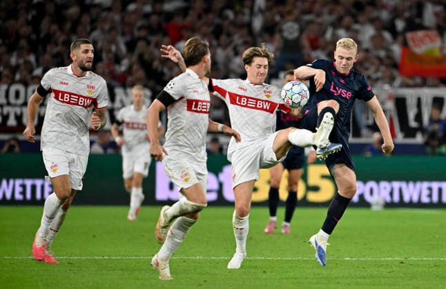 Zweikampf, Aktion Henrik Bjordal Viking FK Stavanger (16) gegen Angelo Stiller VfB Stuttgart (06) Maximilian Mittelstaedt VfB Stuttgart (07) Jeff Chabot VfB Stuttgart (24) Champions League VfB Stuttgart vs Viking FK Stavanger 09.09.2026 DFL REGULATIONS PROHIBIT ANY USE OF PHOTOGRAPHS AS IMAGE SEQUENCES AND OR QUASI-VIDEO Champions League VfB Stuttgart vs Viking FK Stavanger