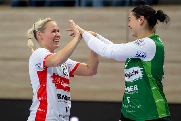 Alsco Handball Bundesliga Frauen, Saison 2026 2027 SV Union Halle-Neustadt vs.HSG Blomberg-Lippe Halle, Deutschland 09.September 2026: Im Bild:v.li.Lilli Röpke Roepke (Blomberg) und Torhueterin Lara Lepschi (Blomberg) Halle Saale SWH Arena Sachsen-Anhalt Deutschland