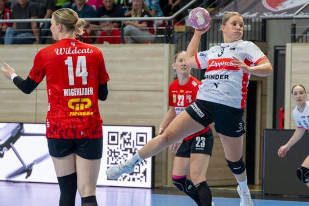 Alsco Handball Bundesliga Frauen, Saison 2026 2027 SV Union Halle-Neustadt vs.HSG Blomberg-Lippe Halle, Deutschland 09.September 2026: Im Bild:v.li.Tina Wagenlader (Halle) und Laura Rüffieux (Blomberg) Halle Saale SWH Arena Sachsen-Anhalt Deutschland