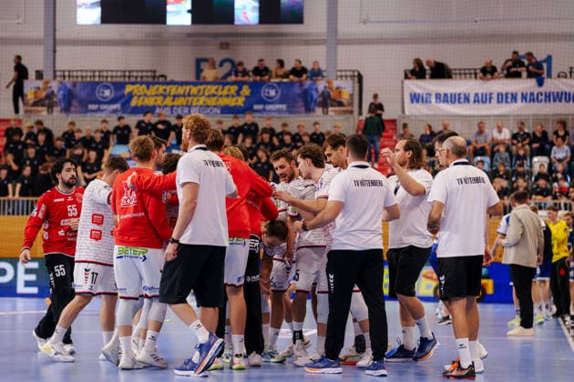 2. Handball-Bundesliga - 2. Spieltag: 1. VfL Potsdam - TV 05 07 Hüttenberg Mannschaftskreis des TV 05 07 Hüttenberg vor Spielbeginn am 09.09.2026 in der MBS Arena, Potsdam (Brandenburg) Potsdam MBS Arena Brandenburg Deutschland