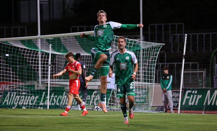 09.09.2026, Fussball, Herren, Regionalliga Südwest, Saison 2026 2027, FC 08 Homburg - 1. FC Kaiserslautern II, Marc Ehrhart (FC 08 Homburg) bejubelt sein Tor zum 2:1 Homburg Waldstadion Saarland Deutschland Copyright: xFabianxKleerx