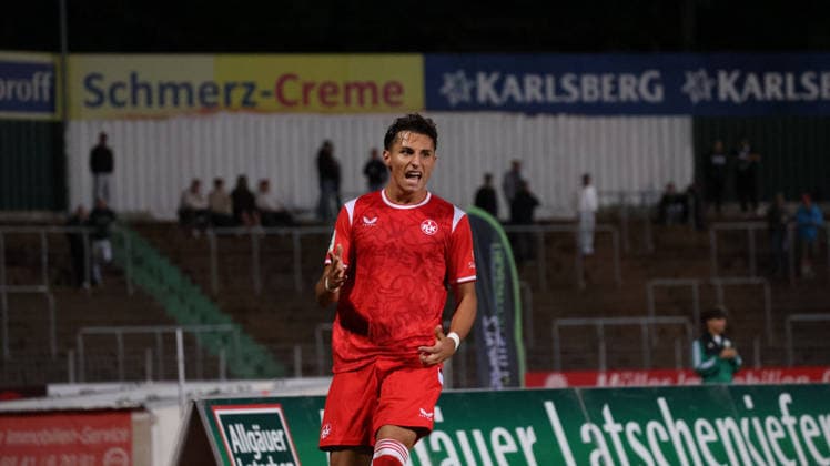09.09.2026, xrekx, Fussball Regionalliga Suedwest, FC Homburg - 1.FC Kaiserslautern II v.l. Dion Hofmeister (1.FC Kaiserslautern II) enttaeuscht, enttäuscht, schaut enttaeuscht, niedergeschlagen, disappointed Homburg