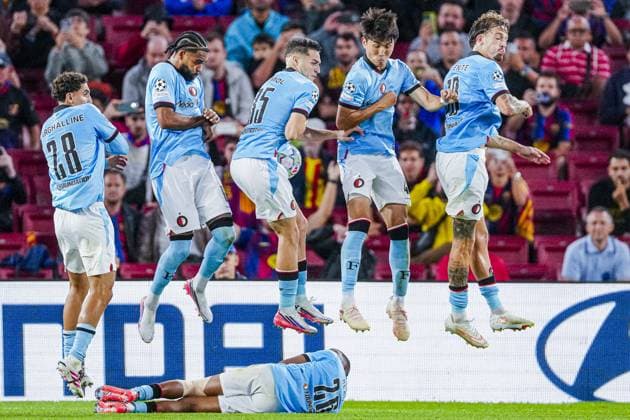 BARCELONA - (LR) Oussama Targhalline of Feyenoord, Jerry St. Juste of Feyenoord, Mika Marmol of Feyenoord, Tsuyoshi Watanabe of Feyenoord and Luciano Valente of Feyenoord during the UEFA Champions League match between FC Barcelona, Barca and Feyenoord at the Spotify Camp Nou on 09 September 2026 in Barcelona, Spain. GEERT VAN ERVEN ANP UEFA Champions League 2026 27 xVIxANPxSportx xMarcelxterxBalsxIVx 567777780 originalFilename: 567777780.jpg