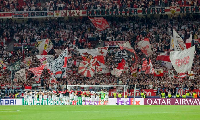 Im Bild: Die Stuttgart-Fans feiern mit ihren Spielern den Sieg. 09.09.2026, VfB Stuttgart - Viking FK, UEFA Champions League, 1. Spieltag, Deutschland, Stuttgart, MHP Arena, DFL REGULATIONS PROHIBIT ANY USE OF PHOTOGRAPHS AS IMAGE SEQUENCES AND OR QUASI-VIDEO. Copyright: HMBxMedia xJulienxBecker