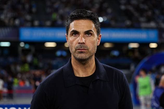 Mikel Arteta of Arsenal focused ahed of kick off Napoli v Arsenal, UEFA Champions League, League Stage, Football, Stadio Diego Armando Maradona, Naples, Italy - 09 Sep 2026Naples Stadio Diego Armando Maradona Italy  Copyright: xMarcoxIacobucci Shutterstockx 17140214ch