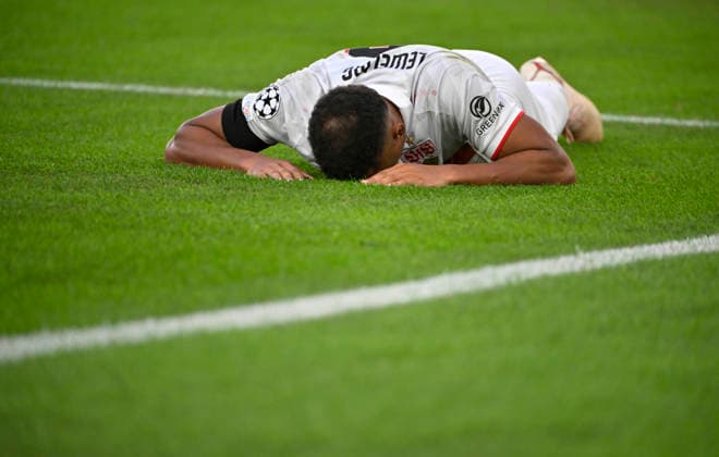 Jamie Leweling VfB Stuttgart (18) Enttaeuschung enttaeuscht nach vergebener Torchance Gestik Geste am Boden Champions League VfB Stuttgart vs Viking FK Stavanger 09.09.2026 DFL REGULATIONS PROHIBIT ANY USE OF PHOTOGRAPHS AS IMAGE SEQUENCES AND OR QUASI-VIDEO Champions League VfB Stuttgart vs Viking FK Stavanger